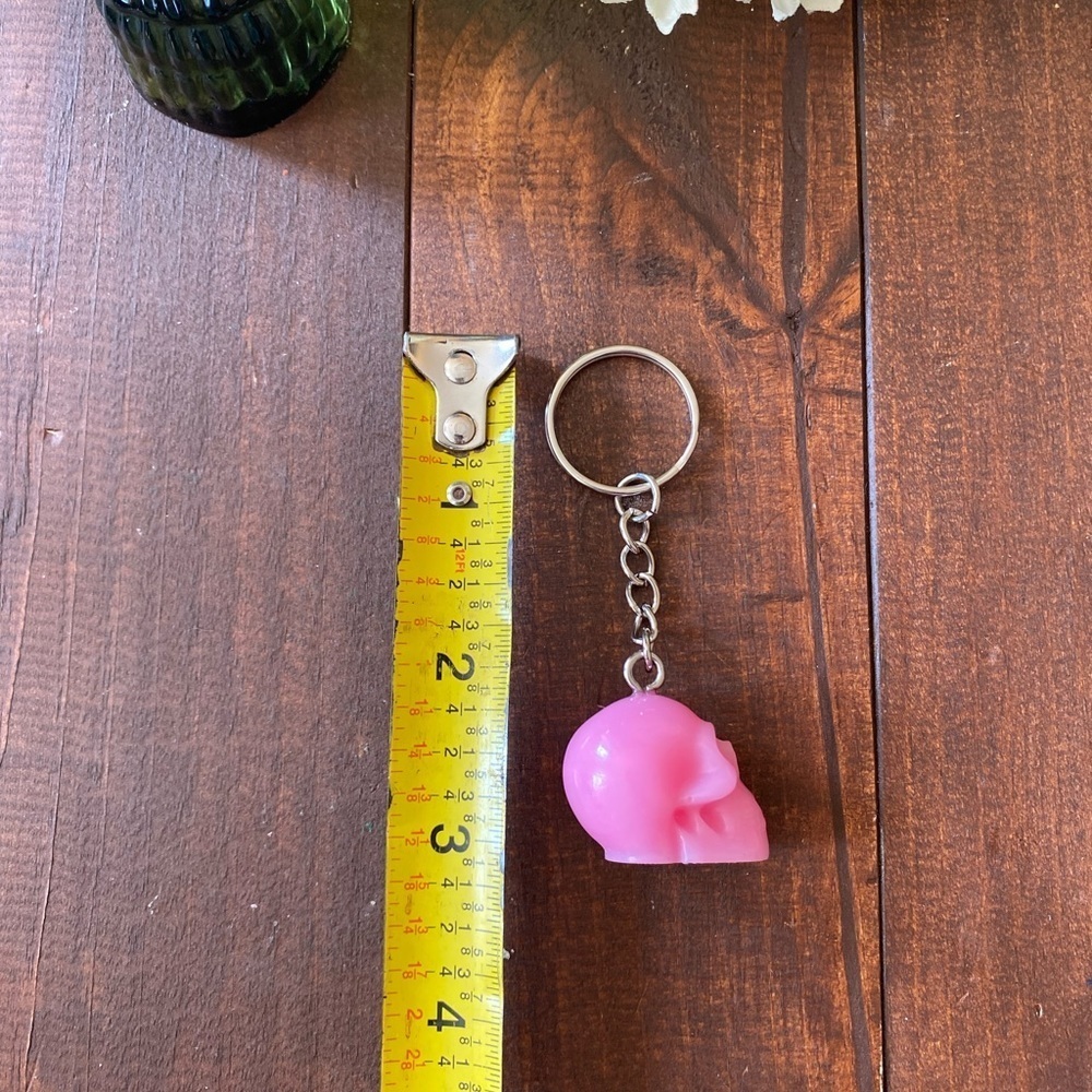Handcrafted Resin Bubblegum Pink Skull 3” Keychain Gothic Backpack Bag Charm NEW - Picture 7 of 8